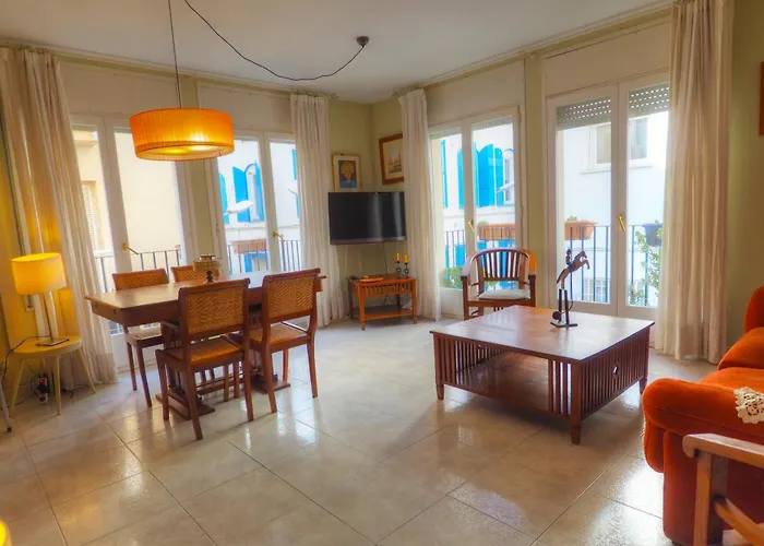 Center Family By Hello Homes * Sitges